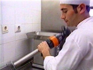TRABAJADOR BATIDORA 01